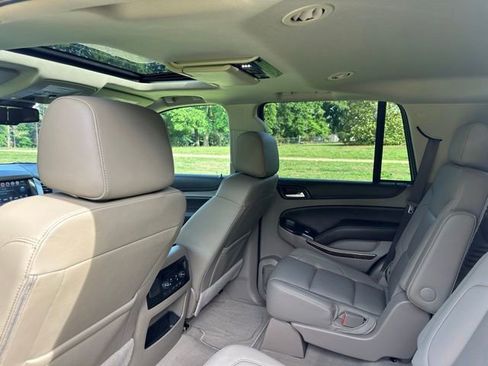 Used 2019 Chevrolet Tahoe LT w/ LT Signature Package AWD/4WD image 10