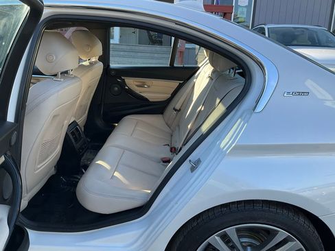 Used 2017 BMW 330e image 23