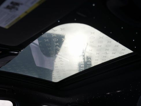 Used 2022 BMW 330i xDrive Sedan w/ M Sport Package image 44