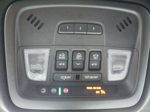 Used 2023 Chevrolet Traverse RS w/ LPO, Floor Liner Package image 28