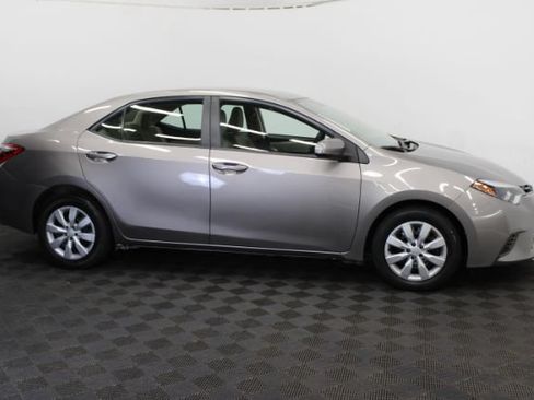 Used 2015 Toyota Corolla LE FWD image 4