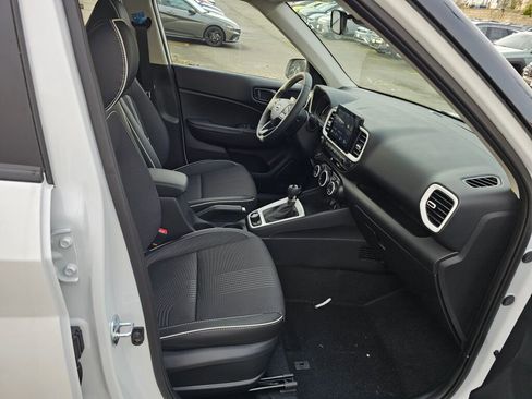 Used 2026 Hyundai Venue SEL image 11