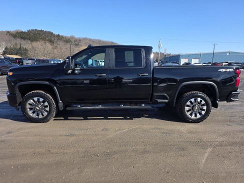 Used 2021 Chevrolet Silverado 2500 Custom w/ Custom Value Package image 10