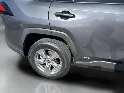 Used 2022 Toyota RAV4 XLE w/ Convenience Package AWD/4WD image 13