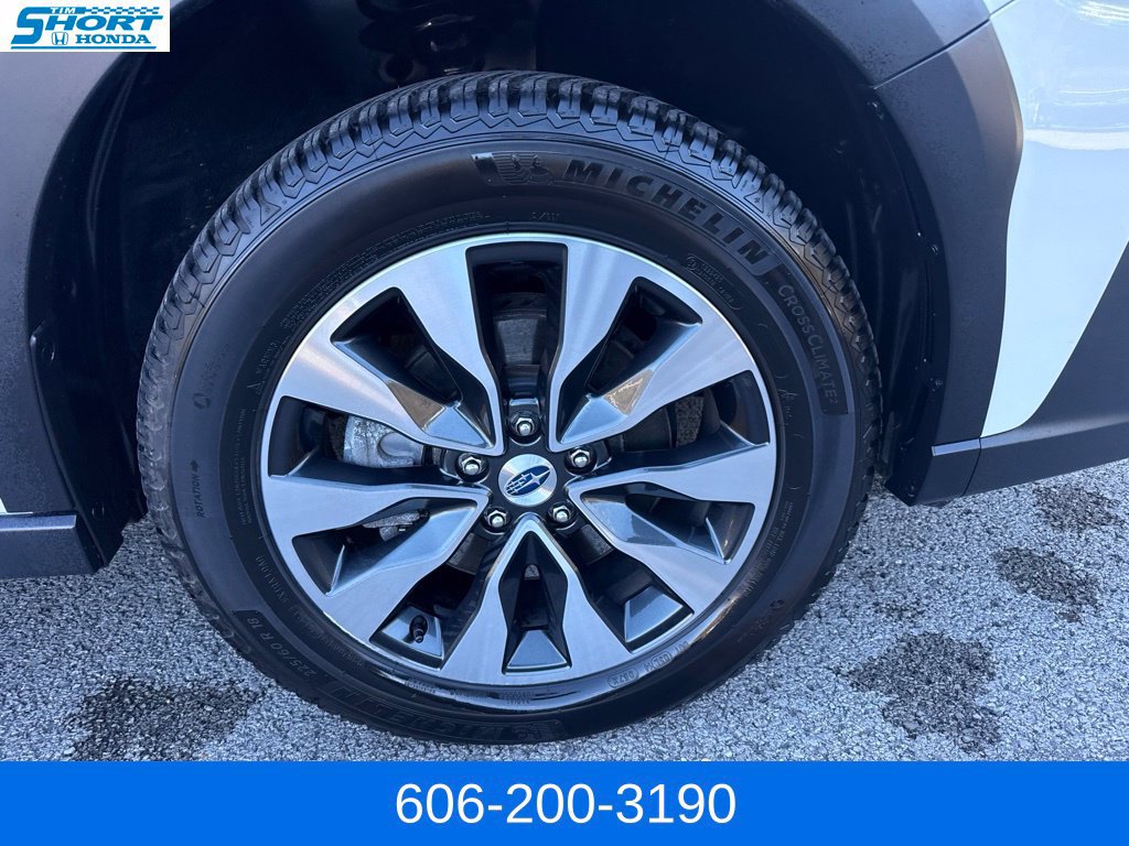 Used 2023 Subaru Outback Limited AWD/4WD image 4