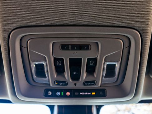 Used 2023 GMC Sierra 2500 Denali w/ Denali Black Diamond Edition image 27