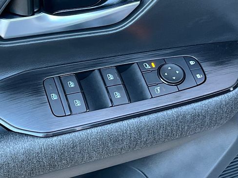 New 2026 Nissan Kicks SV w/ SV Premium Package AWD/4WD image 9