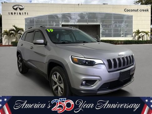 Used 2019 Jeep Cherokee Limited w/ Luxury Group AWD/4WD image 1