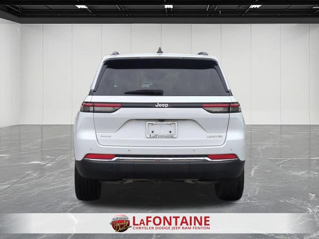 Used 2024 Jeep Grand Cherokee Limited AWD/4WD image 4