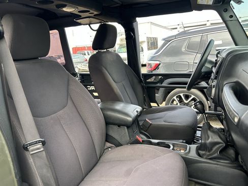 Used 2015 Jeep Wrangler Unlimited Sport w/ Trailer Tow Group AWD/4WD image 10