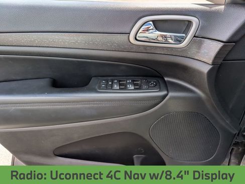 Used 2018 Jeep Grand Cherokee Laredo RWD image 14