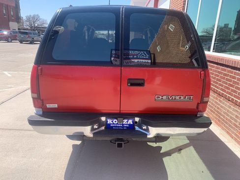 Used 1993 Chevrolet Suburban 4WD image 8