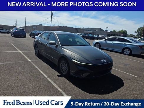 Certified 2024 Hyundai Elantra SEL FWD image 3