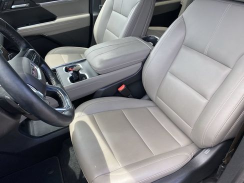 Used 2024 GMC Acadia Elevation FWD image 10
