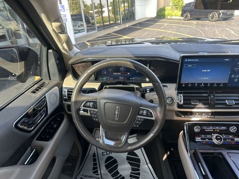 Used 2022 Lincoln Navigator L Reserve AWD/4WD image 11