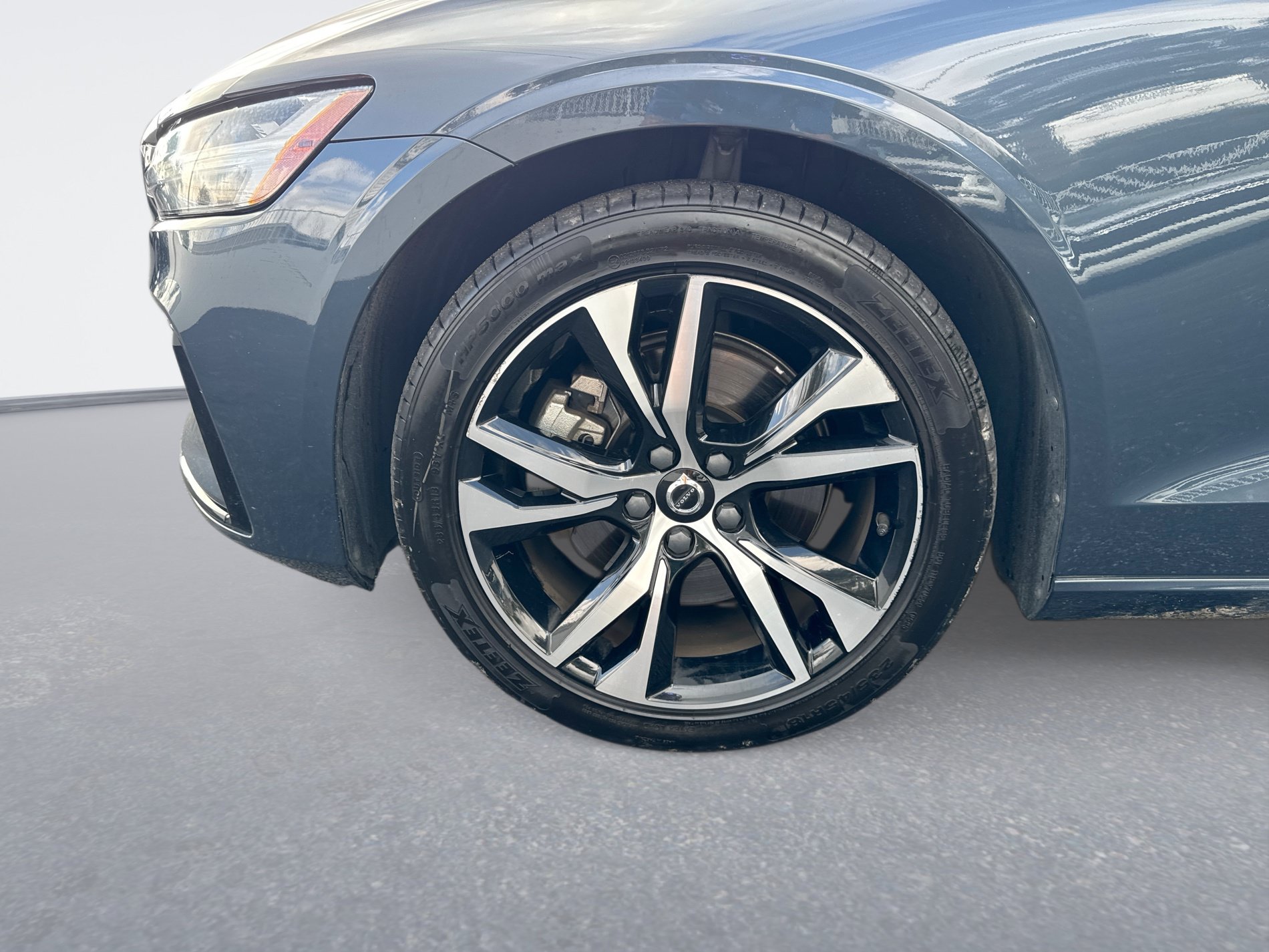 Used 2024 Volvo S60 B5 Core FWD image 11