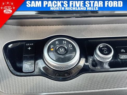 Used 2025 Ford Expedition Active AWD/4WD image 29