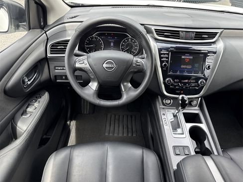 Used 2024 Nissan Murano SV w/ SV Midnight Edition Package image 12