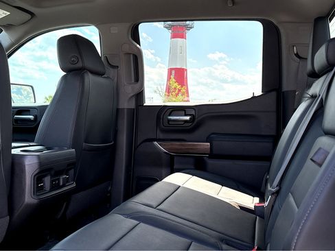 Used 2021 Chevrolet Silverado 1500 LT Trail Boss w/ Convenience Package II AWD/4WD image 18