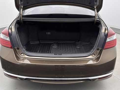 Used 2017 Honda Accord Hybrid Sedan image 28