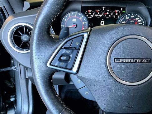 Used 2018 Chevrolet Camaro SS RWD image 7