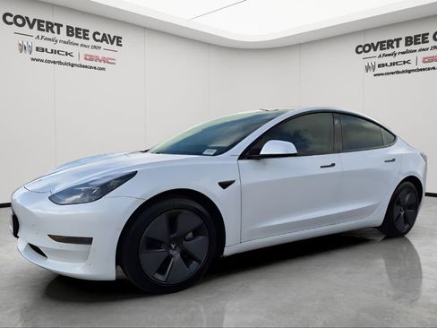 Used 2021 Tesla Model 3 Standard Range Plus image 3