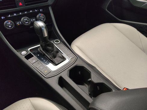Used 2020 Volkswagen Jetta R-Line FWD image 23