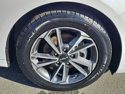 Used 2024 Kia Forte LXS FWD image 8