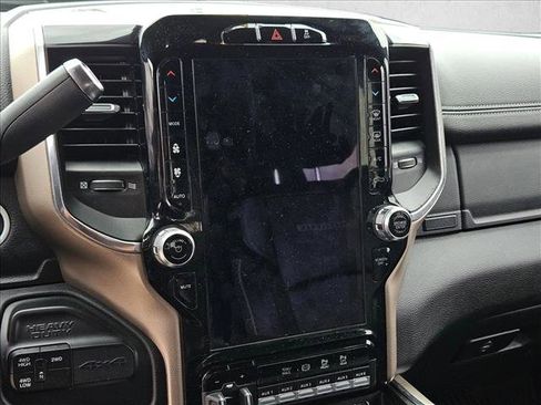 Used 2019 RAM 2500 Laramie w/ Black Appearance Package image 13