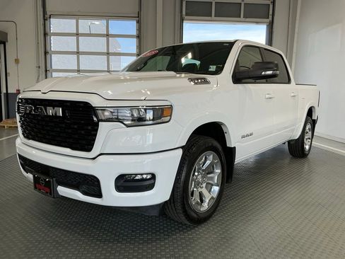 Used 2025 RAM 1500 Big Horn AWD/4WD image 2