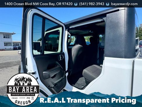 Used 2021 Jeep Gladiator Sport AWD/4WD image 14
