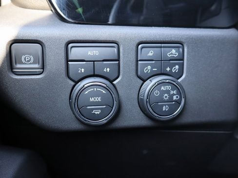 Used 2022 Chevrolet Silverado 1500 LTZ image 13