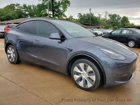 Used 2023 Tesla Model Y 2WD image 12