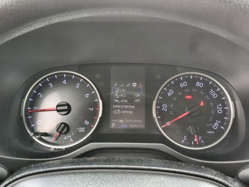 Used 2019 Toyota RAV4 LE image 11