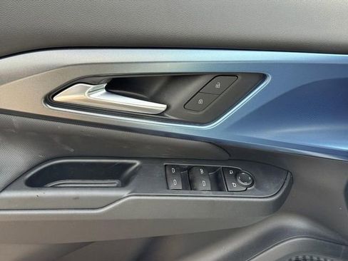 New 2026 Chevrolet Equinox EV LT image 11