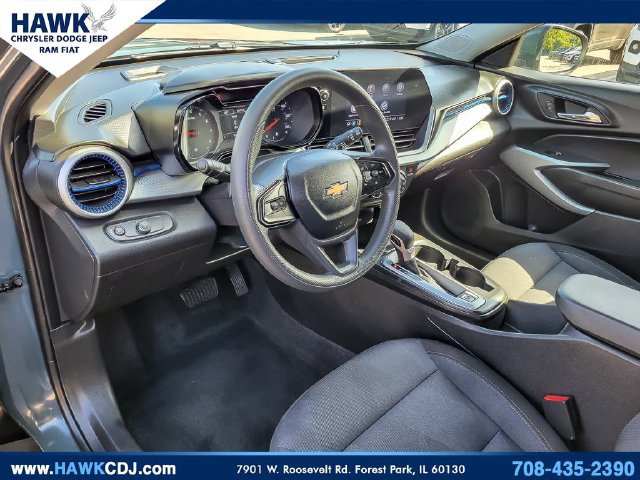 Used 2025 Chevrolet Trax LS w/ LS Convenience Package FWD image 9