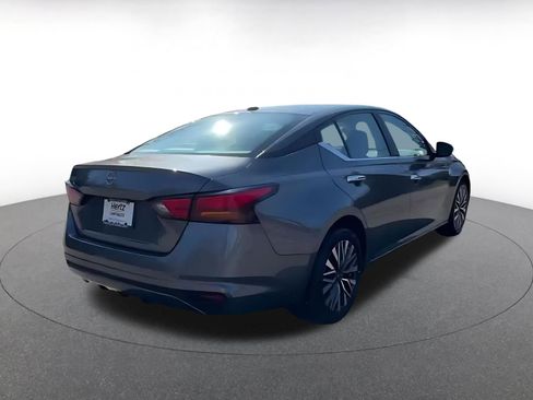 Used 2025 Nissan Altima 2.5 SV image 14