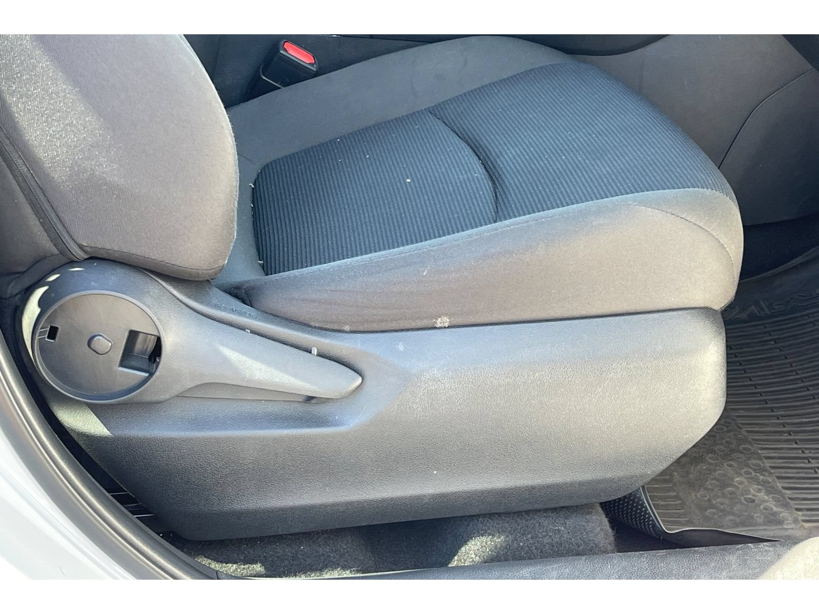 Used 2023 Toyota RAV4 LE AWD/4WD image 23