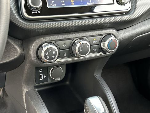 Used 2021 Nissan Kicks S image 24