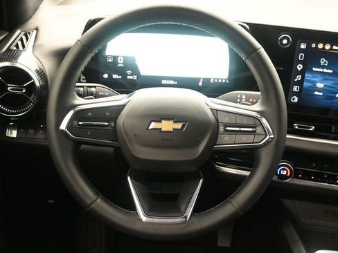 Used 2025 Chevrolet Equinox LT w/ Convenience Package II AWD/4WD image 21