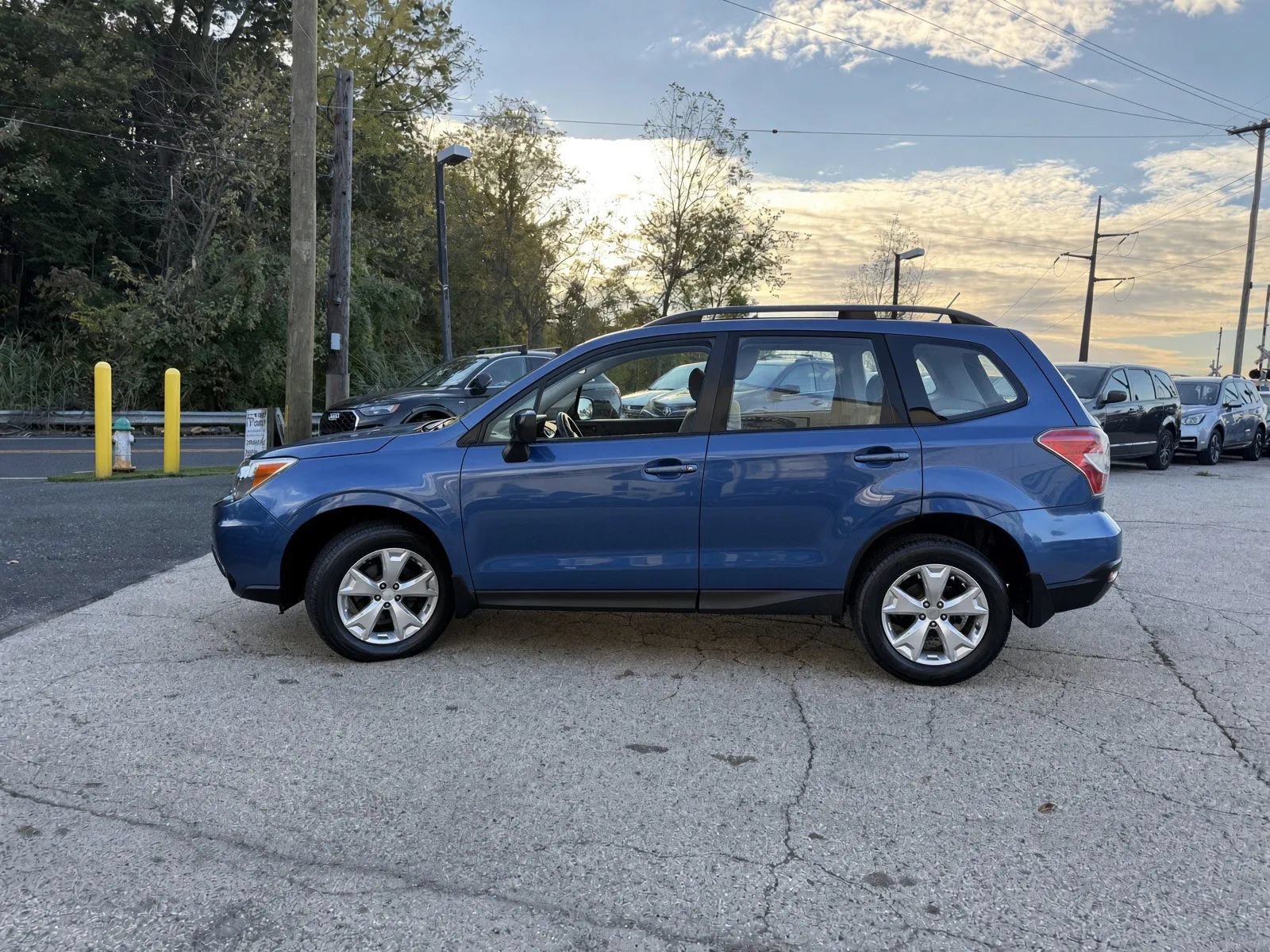 Used 2015 Subaru Forester 2.5i w/ Alloy Wheel Package AWD/4WD image 8