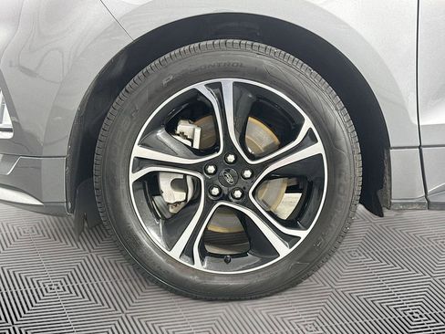 Used 2021 Ford Edge ST image 32