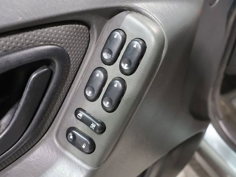 Used 2007 Ford Escape XLS image 13