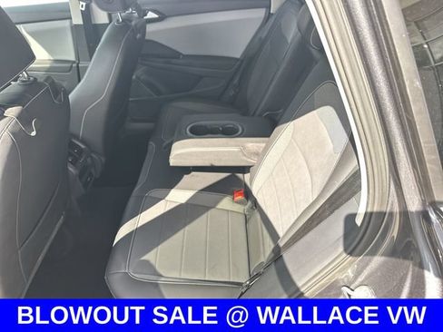 Certified 2023 Volkswagen Taos SE FWD image 13
