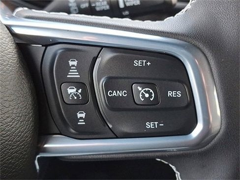 Used 2025 Jeep Wrangler Sahara w/ Safety Group image 21