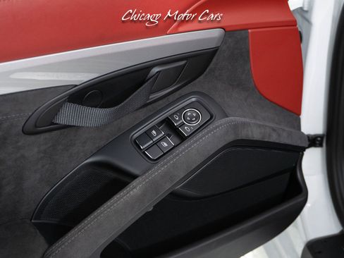 Used 2016 Porsche Boxster Spyder image 19