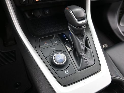 Certified 2021 Toyota RAV4 XSE w/ Carpet Mat Package (TMS) image 14