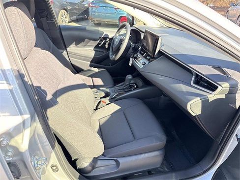 Used 2023 Toyota Corolla LE image 9