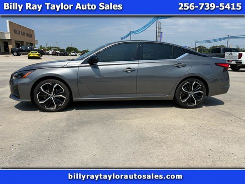 Used 2024 Nissan Altima 2.5 SR FWD image 1