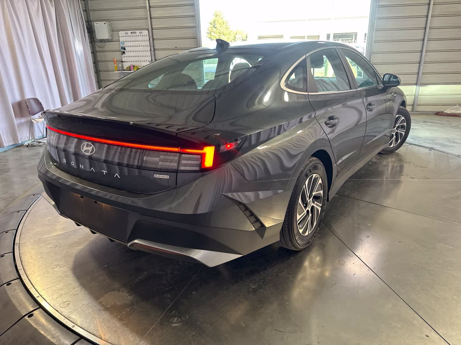 Certified 2026 Hyundai Sonata Blue FWD image 5